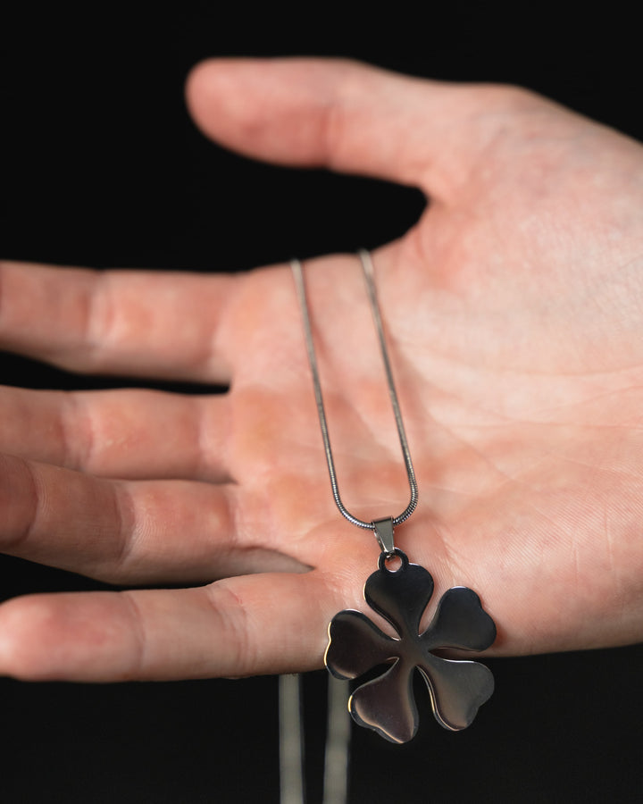 Five Leaf Clover Necklace by STEKU